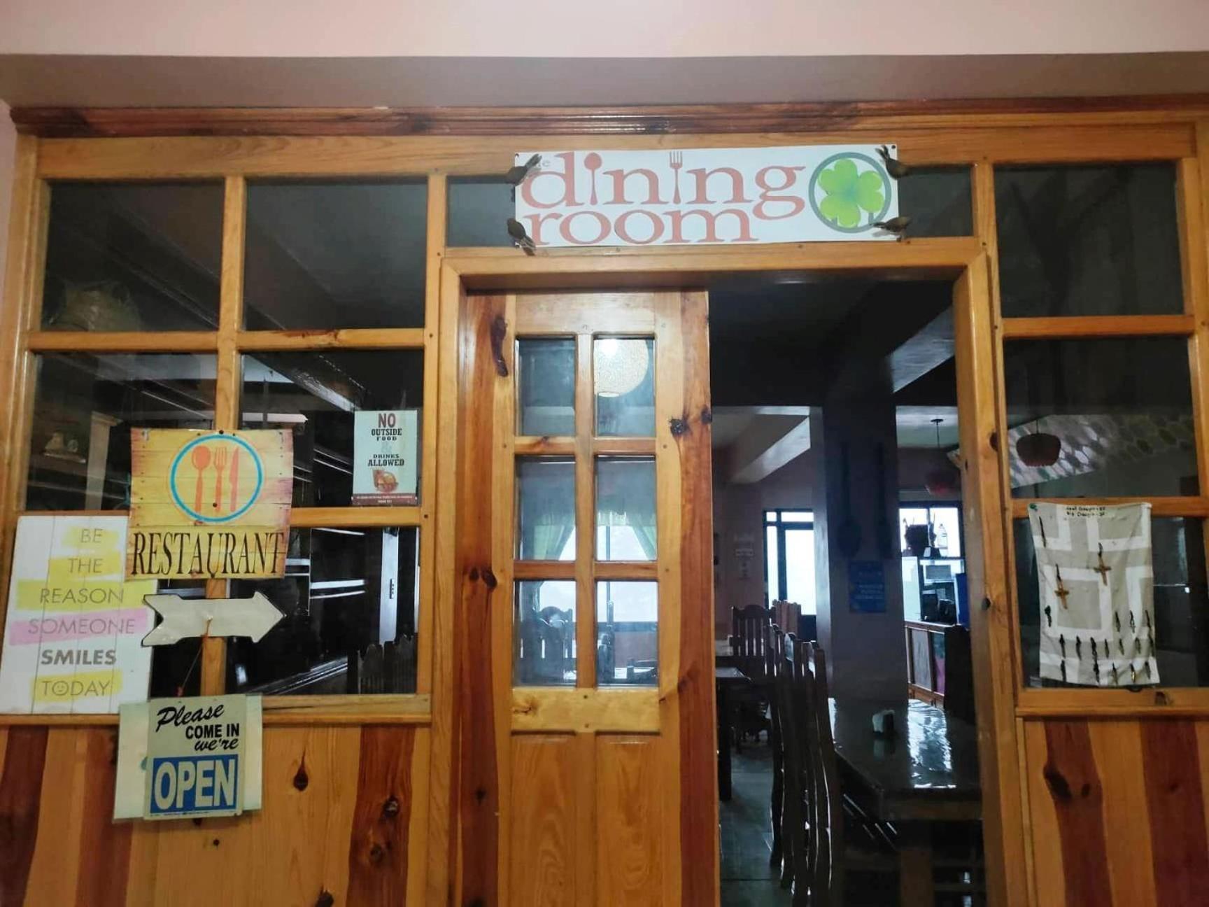 Shamrock Tavern ซากาดา ภายนอก รูปภาพ